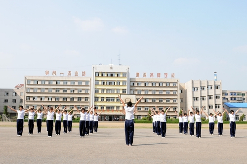 我院举行广播体操比赛活动