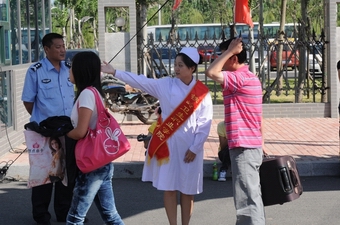 我院2011级新生报到