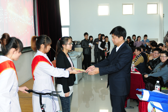 我院药学系举办 “英语之星”演讲比赛