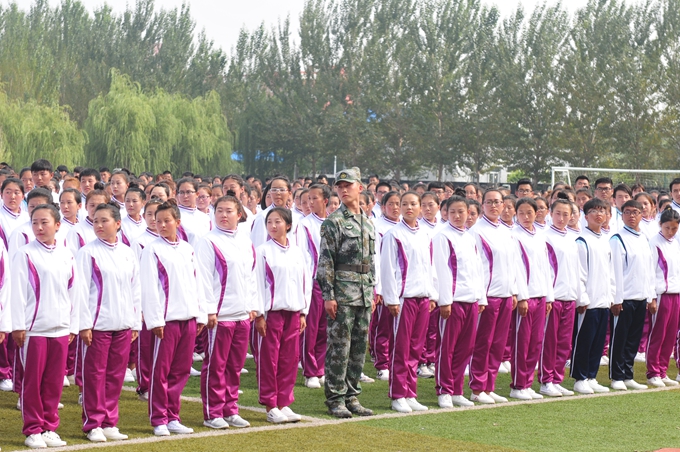 我院2016级新生军训圆满结束