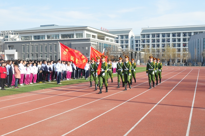 院团委、学生处组织开展“缅怀先烈 不忘历史”主题升旗仪式活动