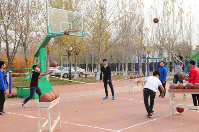 院团委开展“舞动篮球 绽放青春”投篮大赛